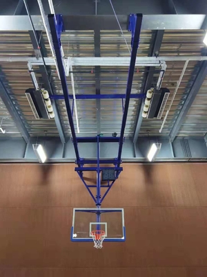 O teto elétrico personalizado da aro de basquetebol do ginásio montou